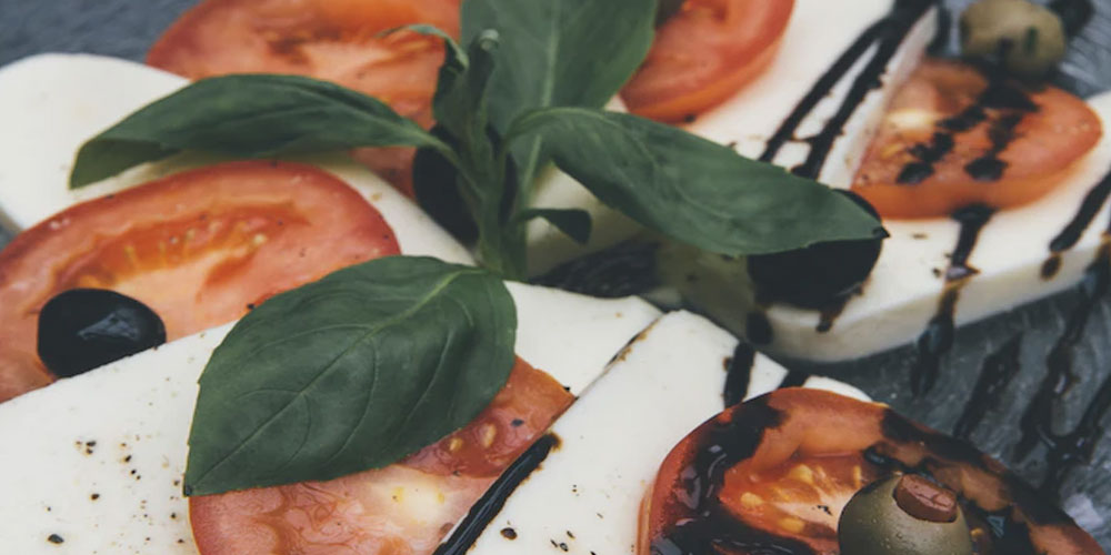 Tomate-Mozzarella-Salat